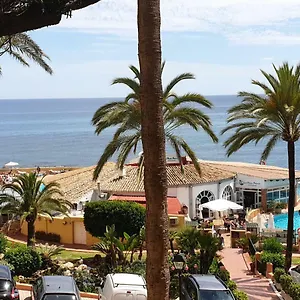 https://macdonald-dona-lola-costa-del-sol.es-andalucia.com